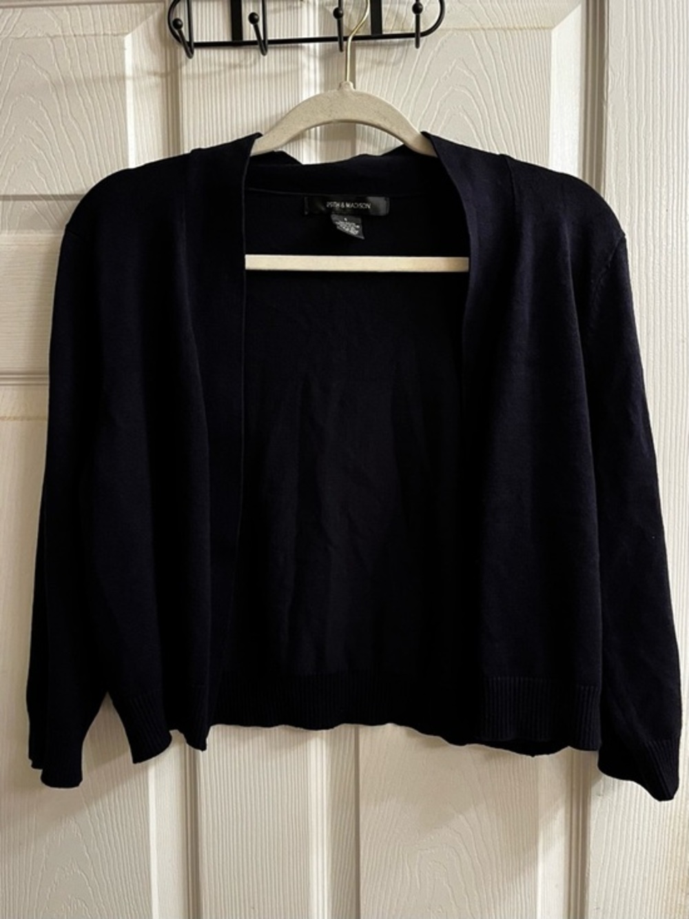 89TH & MADISON~ BLACK OPEN FRONT CROPPED CARDIGAN ~M